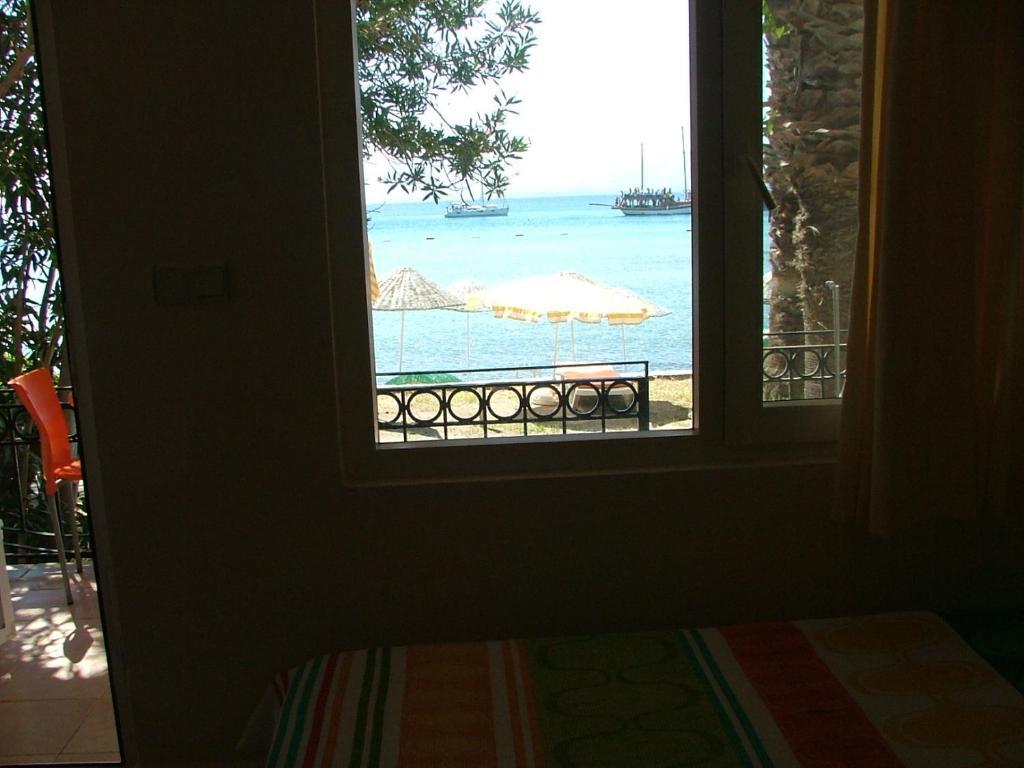 Meteor Beach Hotel Turgutreis Rum bild
